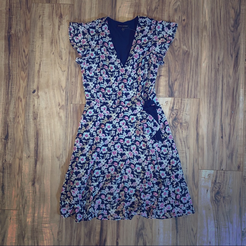 NWT Banana Republic floral wrap dress